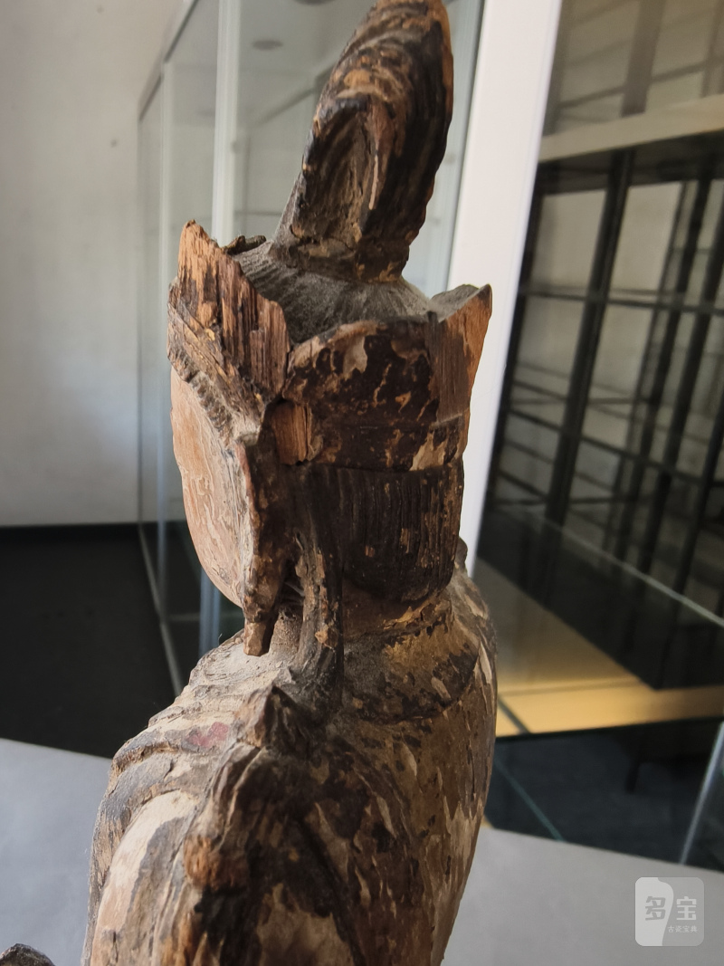 TWO WOOD FIGURES OF BODHISATTVAS - 图17